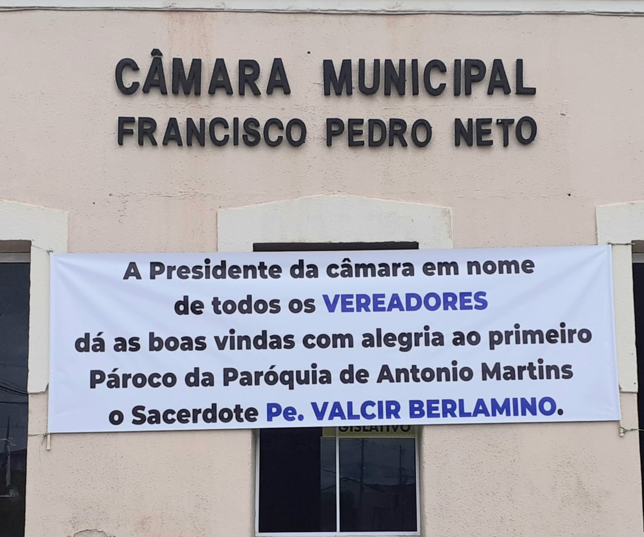 Leia mais sobre o artigo CÂMARA DE VEREADORES DE ANTONIO MARTINS, DA ÀS BOAS VIDAS AO PADRE VALCIR BELARMINO.